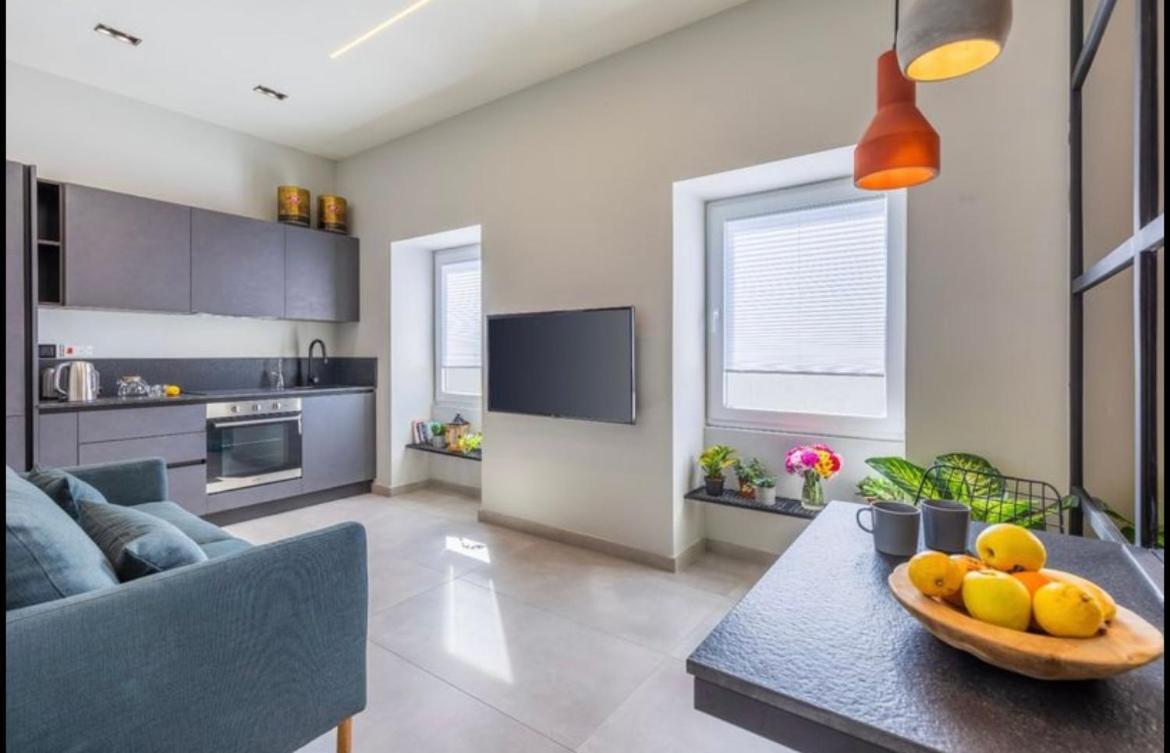 New - Designer Finished 1 Bedroom Apartment A 5 Minutes Ferry Away From Valletta 莫斯塔 外观 照片
